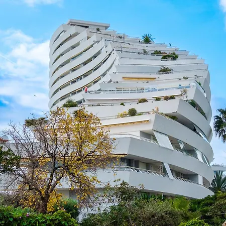 Pour 3 A Apartment *